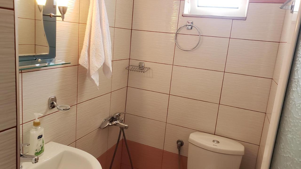 Guesthouse Shehu Εξαμίλιο Εξωτερικό φωτογραφία