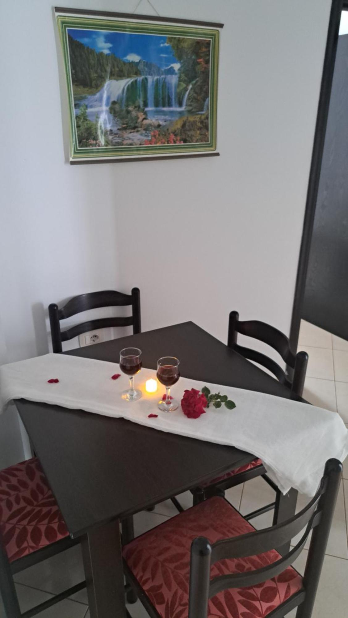 Guesthouse Shehu Εξαμίλιο Εξωτερικό φωτογραφία
