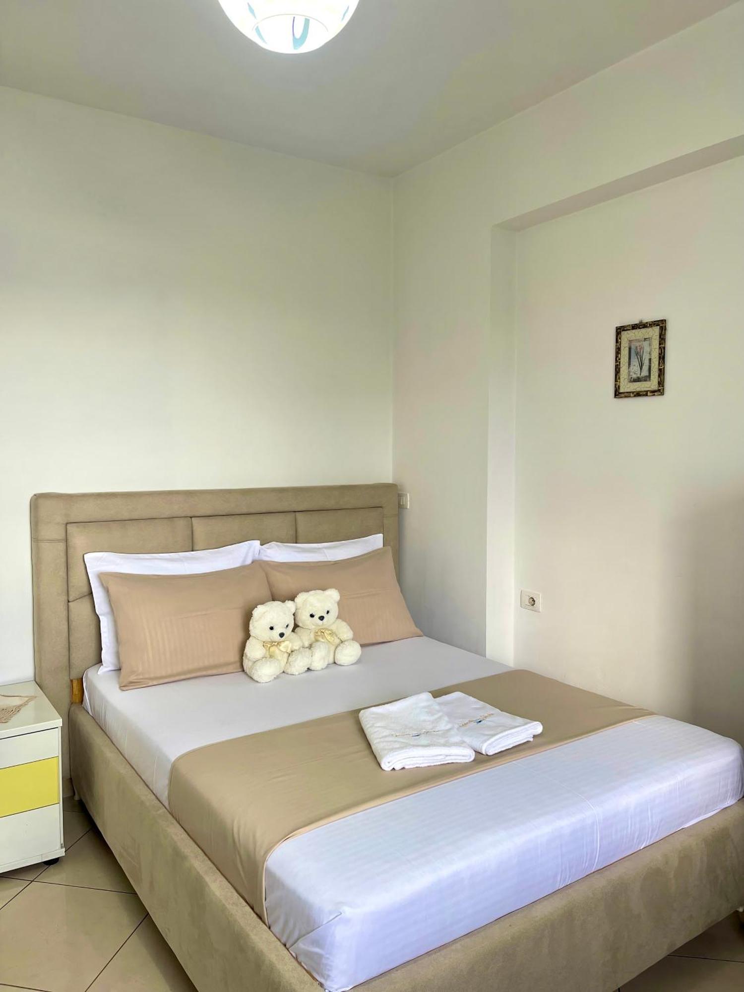 Guesthouse Shehu Εξαμίλιο Εξωτερικό φωτογραφία